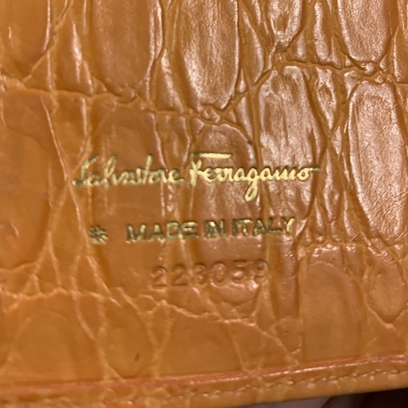 Salvatore Ferragamo Orange Leather Vara Ribbon Bifold Wallet - Picture 4 of 13